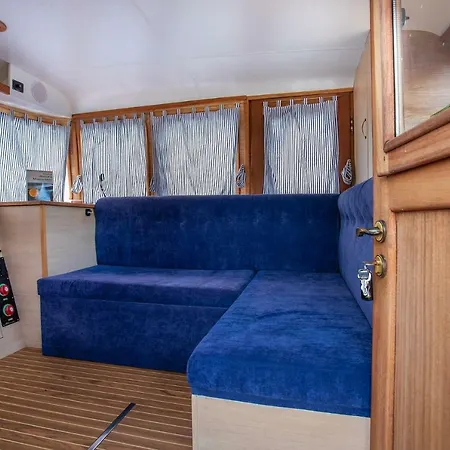 船上ホテル Statek Mewa Apartament Na Wodzie