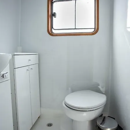 Statek Mewa Apartament Na Wodzie * ギジツコ