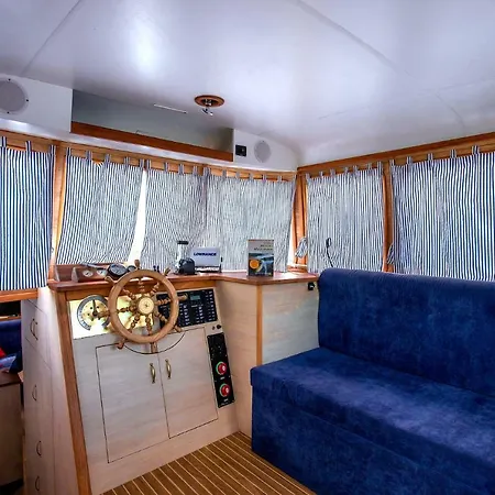 船上ホテル Statek Mewa Apartament Na Wodzie *