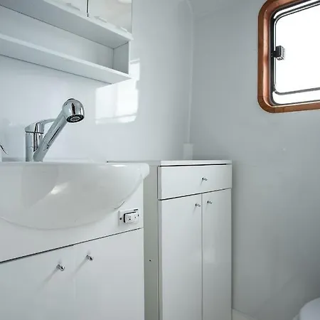 Statek Mewa Apartament Na Wodzie * ギジツコ